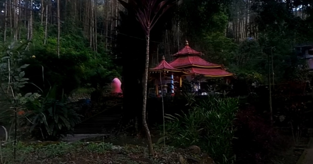Berkelana Ke Kraton Gunung Kawi, Tempat Pertapaan Para Raja Yang Mistis Dan Unik