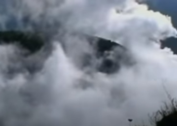 Video Gunung Kelud Meletus