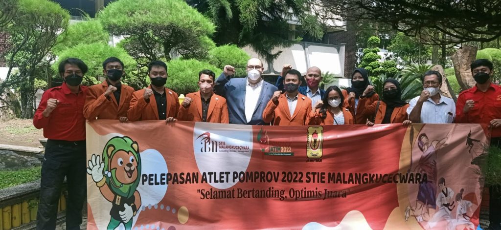 Pelepasan Atlet POMPROV STIE Malangkucecwara