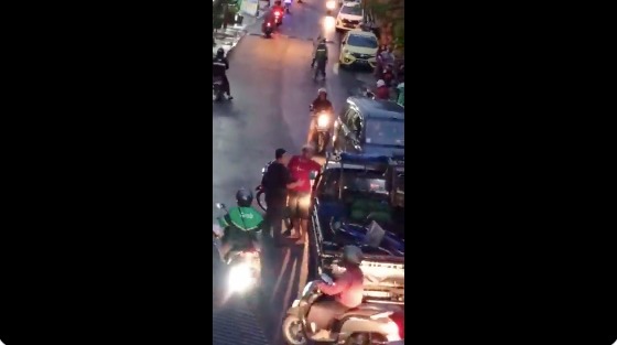 Gibran Cari Orang Yang Marah-Marah Di Tengah Jalan