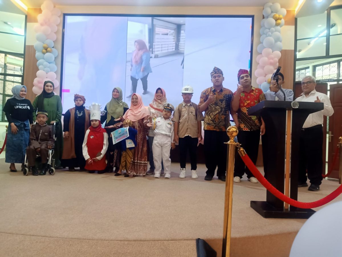 Peringati Hari Anak Nasional, Dharma Wanita FH UB Bersama Unicef Gelar Fashion Show dan Talkshow