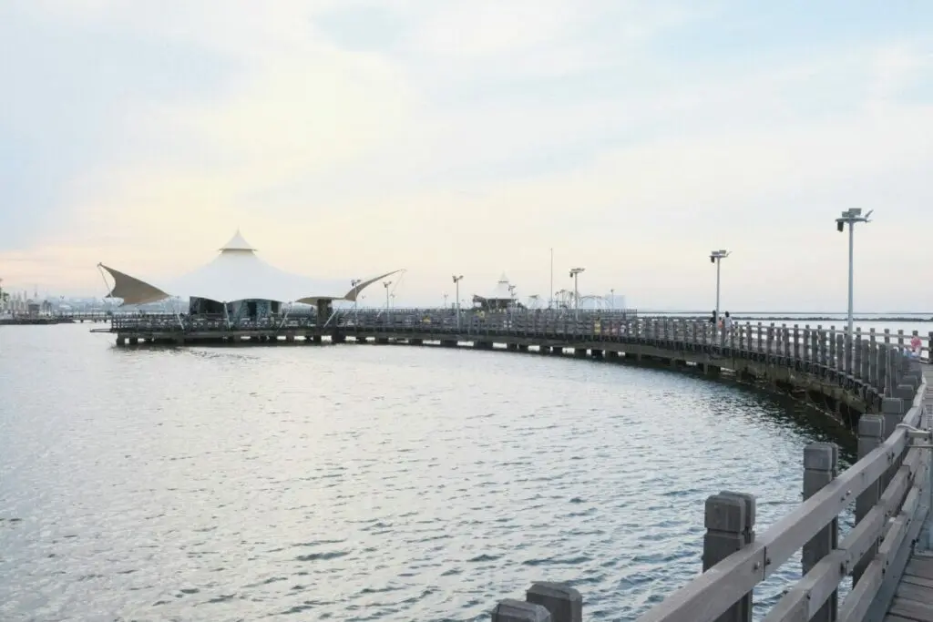 Cara Dapatkan Tiket Gratis Ancol. (unsplash/jamestiono)