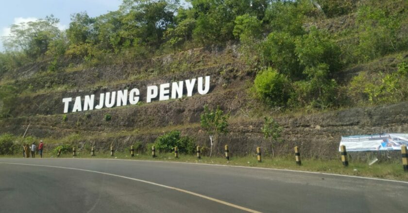 Pantai Tanjung Penyu Malang
