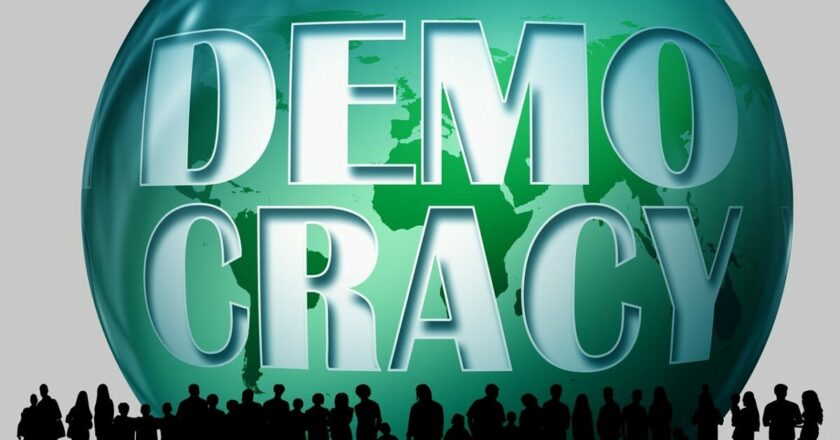Demokrasi Adalah: Ini Pengertian Demokrasi, Sejarah dan Penerapan di Indonesia