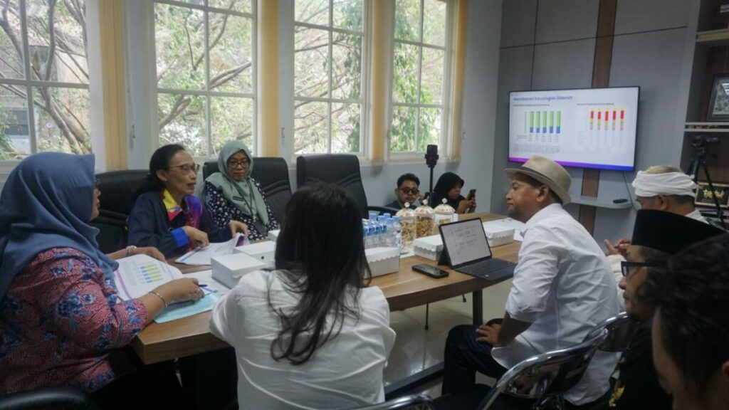 Bapaslon Sam HC-Ganis Rumpoko Datangi Kantor Bappeda Kota Malang