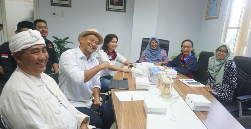 Tak Ingin Sembrono Susun Visi Misi, Bapaslon Sam HC-Ganis Rumpoko Datangi Kantor Bappeda Kota Malang