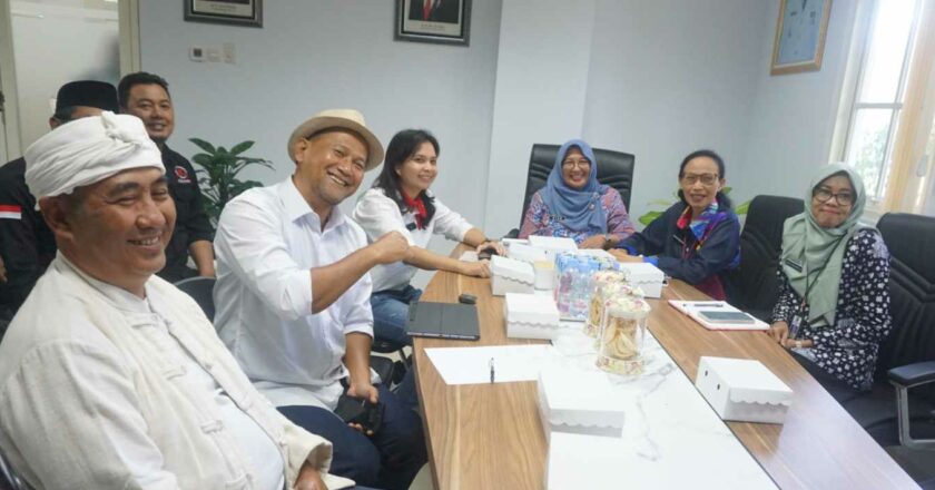 Tak Ingin Sembrono Susun Visi Misi, Bapaslon Sam HC-Ganis Rumpoko Datangi Kantor Bappeda Kota Malang