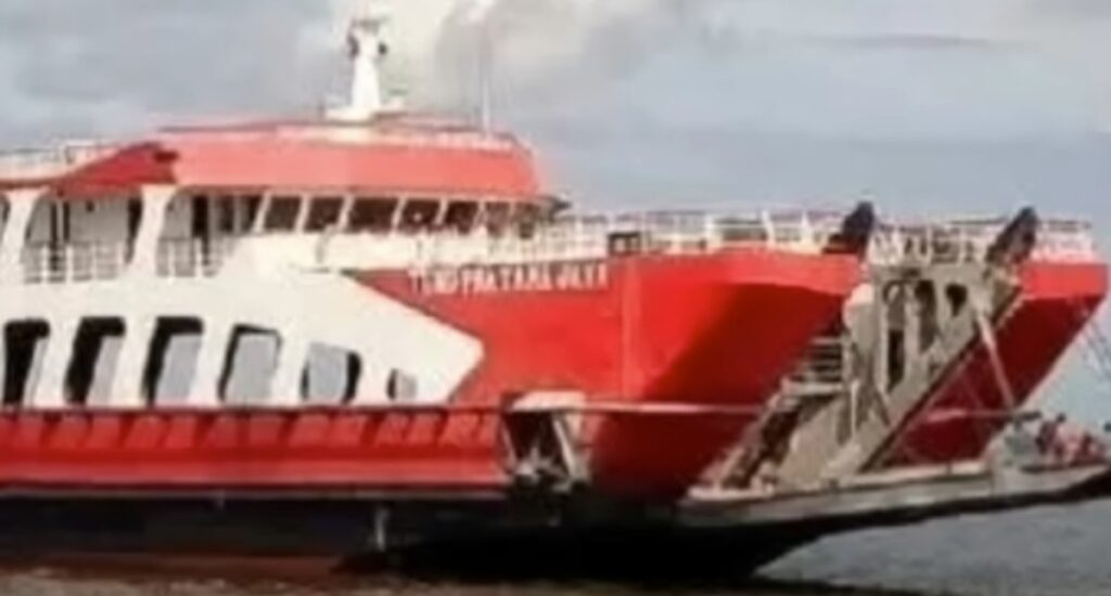 KMP Tunu Pratama Jaya Tenggelam di Selat Bali